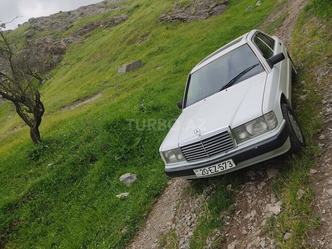 Mercedes 190-15