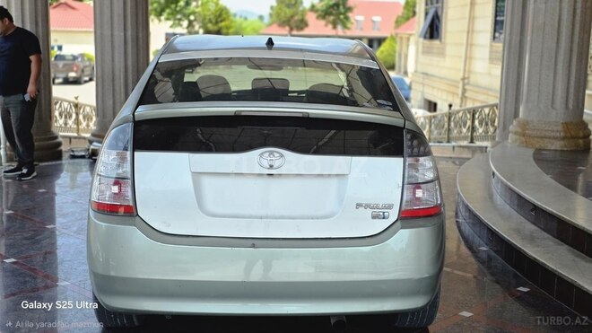 Toyota Prius-2