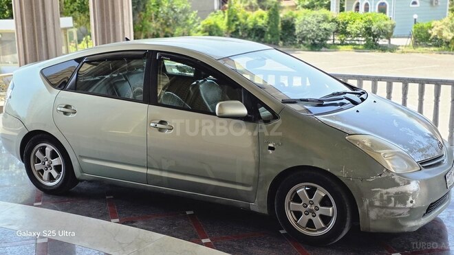 Toyota Prius-5