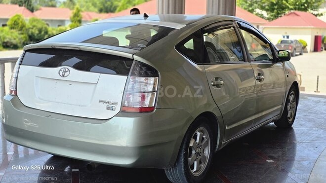 Toyota Prius-3
