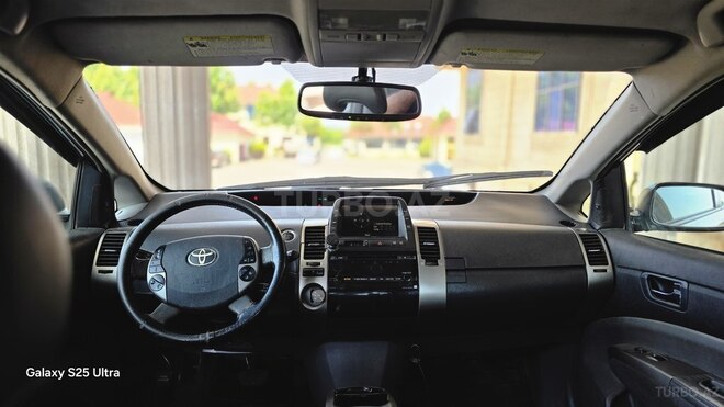Toyota Prius-7