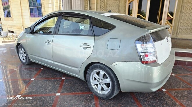 Toyota Prius-4