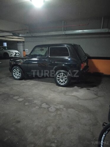 LADA (VAZ) Niva-11