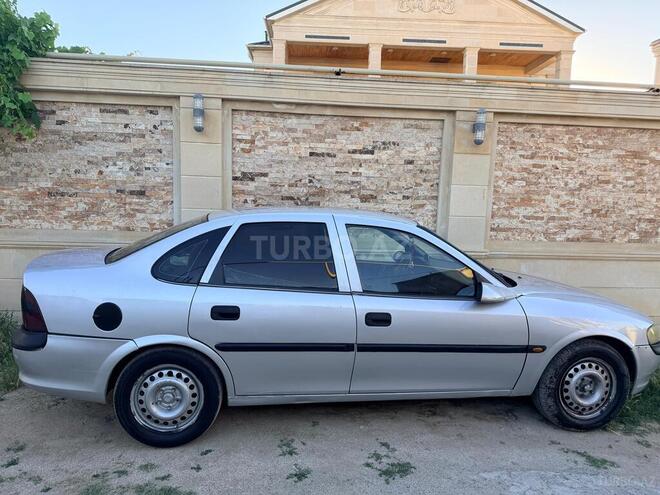 Opel Vectra-3