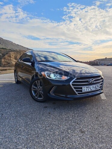 Hyundai Elantra-1