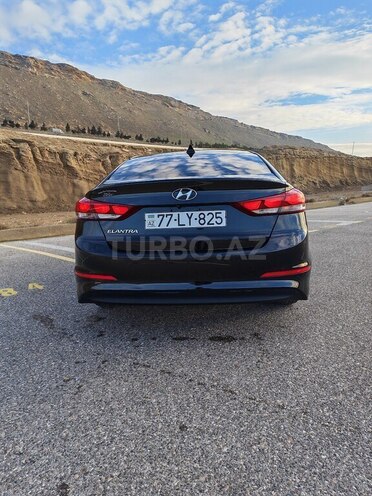 Hyundai Elantra-6
