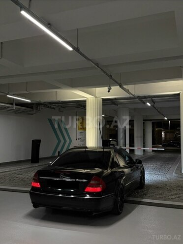 Mercedes E 240-4