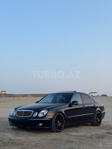 Mercedes E 240-1