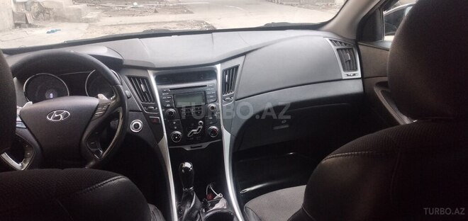 Hyundai Sonata-5