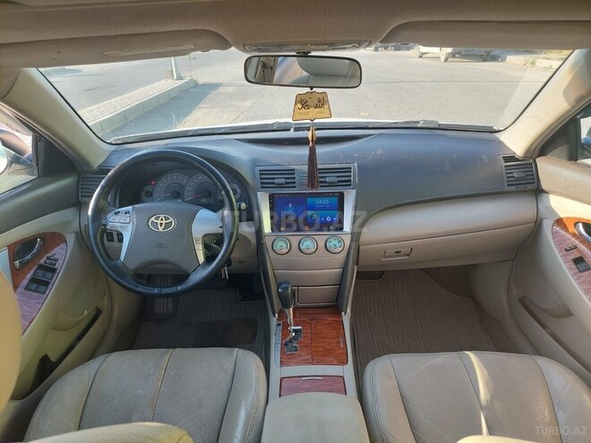 Toyota Camry-9