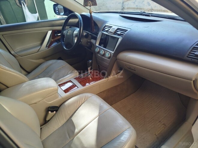 Toyota Camry-7