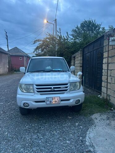 Mitsubishi Pajero io-1