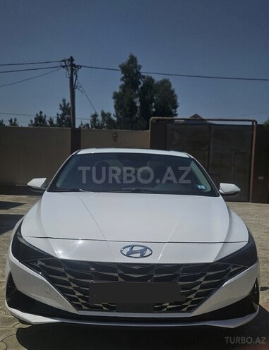 Hyundai Elantra-1