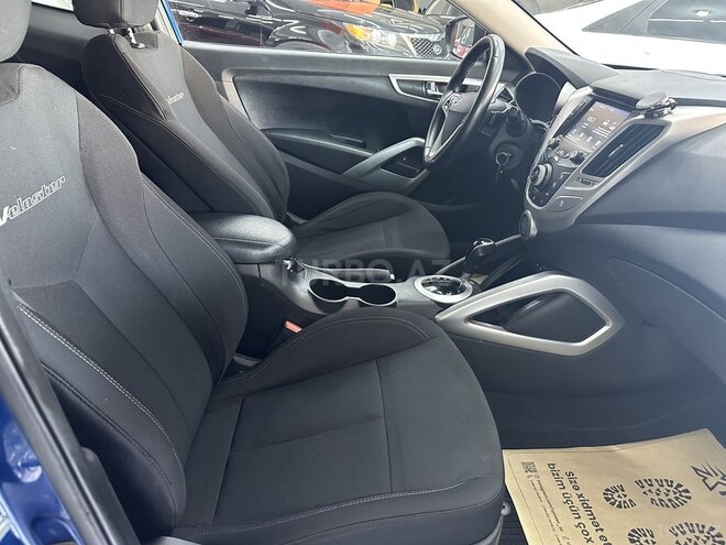 Hyundai Veloster-18