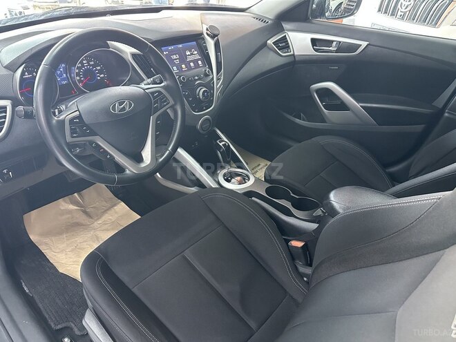 Hyundai Veloster-17