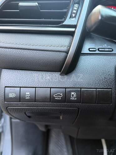 Toyota Camry-14