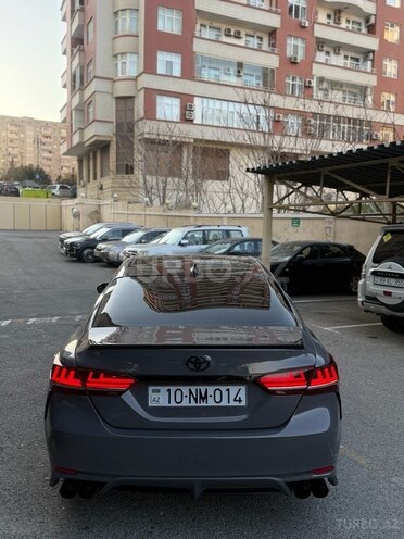 Toyota Camry-9