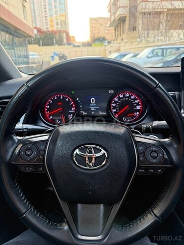 Toyota Camry-15