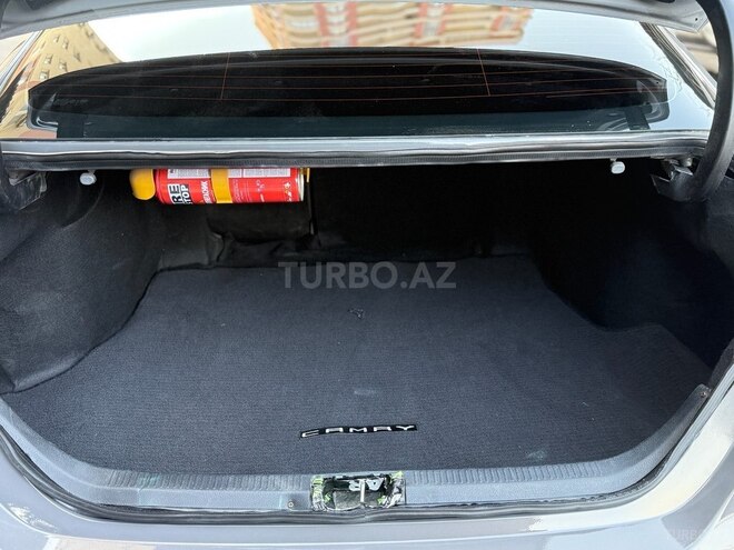 Toyota Camry-12