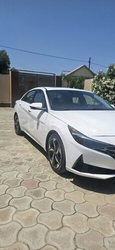 Hyundai Elantra-3