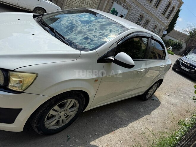 Chevrolet Aveo-6