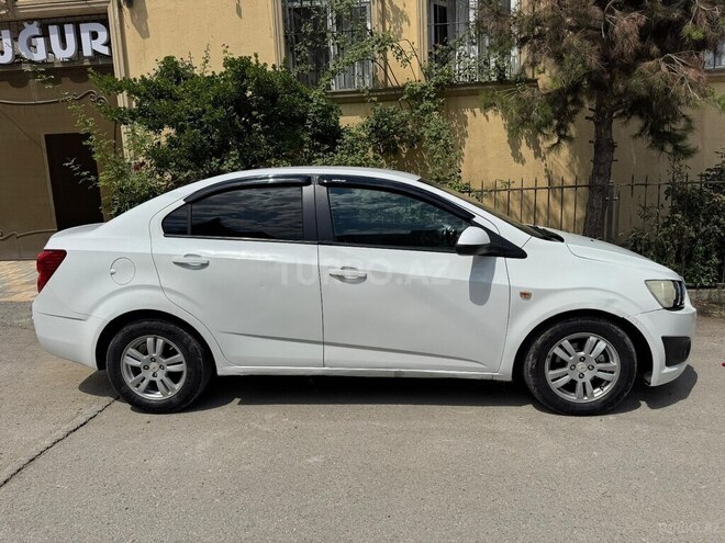 Chevrolet Aveo-7