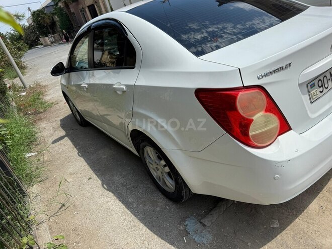 Chevrolet Aveo-5