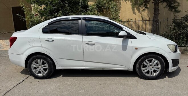 Chevrolet Aveo-10