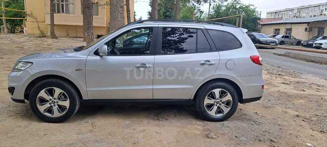 Hyundai Santa Fe-13