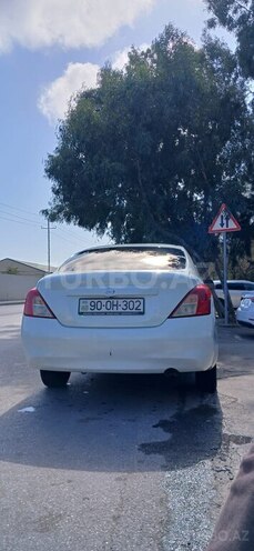 Nissan Sunny-2