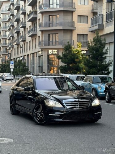 Mercedes S 63 AMG-1