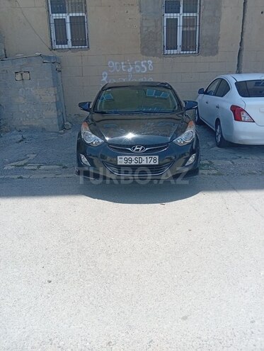 Hyundai Elantra-1