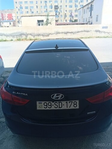 Hyundai Elantra-2