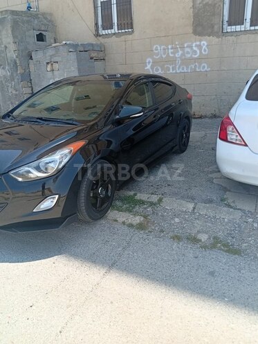 Hyundai Elantra-4