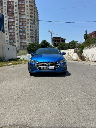 Hyundai Elantra-1