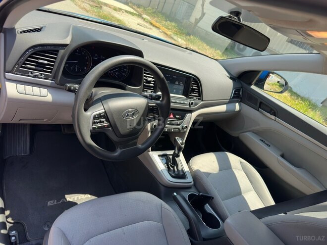 Hyundai Elantra-5