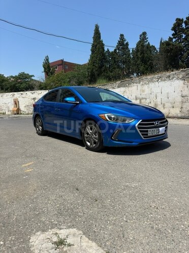 Hyundai Elantra-3