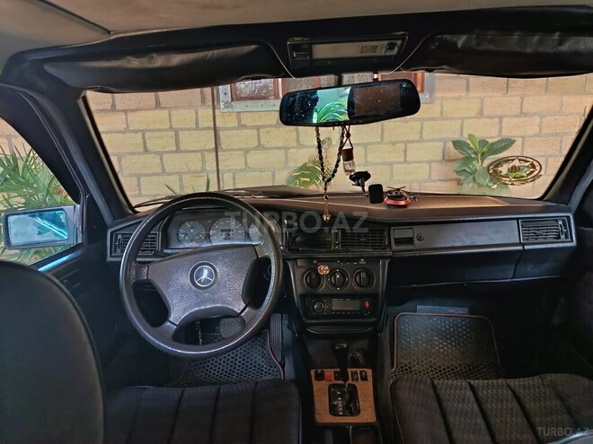 Mercedes 190-5