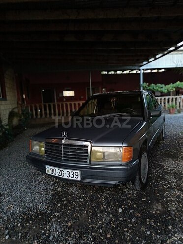 Mercedes 190-1