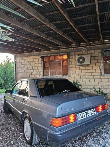 Mercedes 190-11