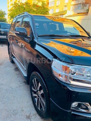 Toyota Land Cruiser-3