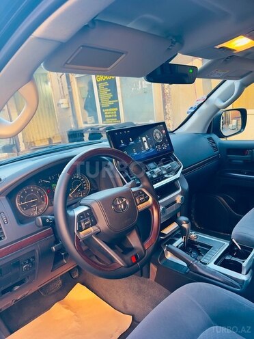 Toyota Land Cruiser-8