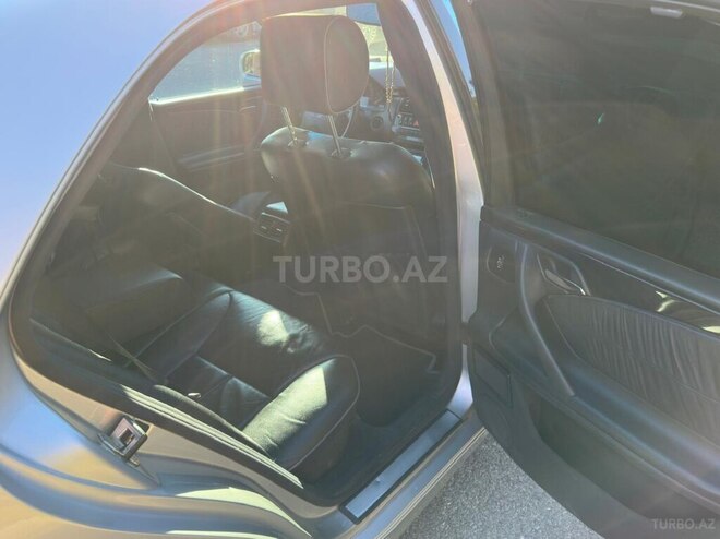 Mercedes E 240-12