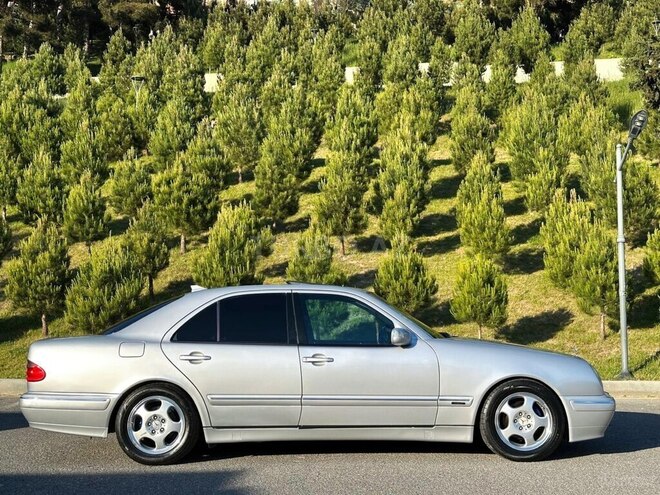 Mercedes E 240-9