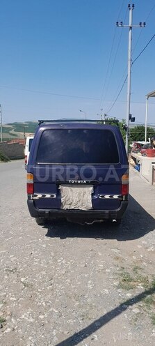 Toyota HiAce-2