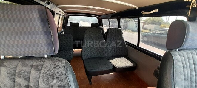 Toyota HiAce-5