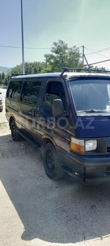 Toyota HiAce-8