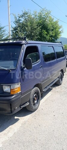 Toyota HiAce-9
