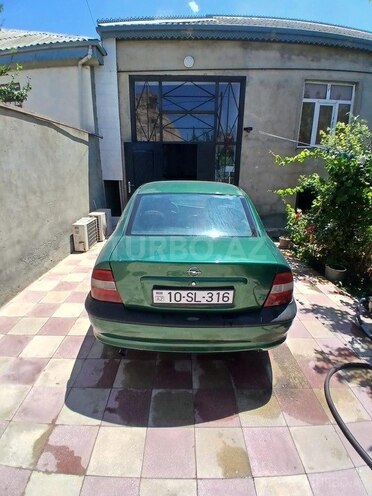 Opel Vectra-4