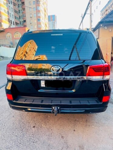 Toyota Land Cruiser-13